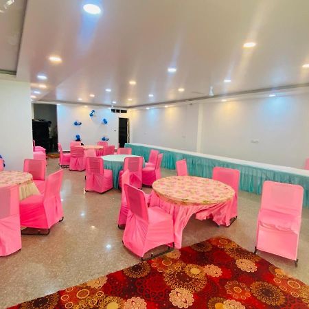 As Global Hotel Noida Eksteriør billede