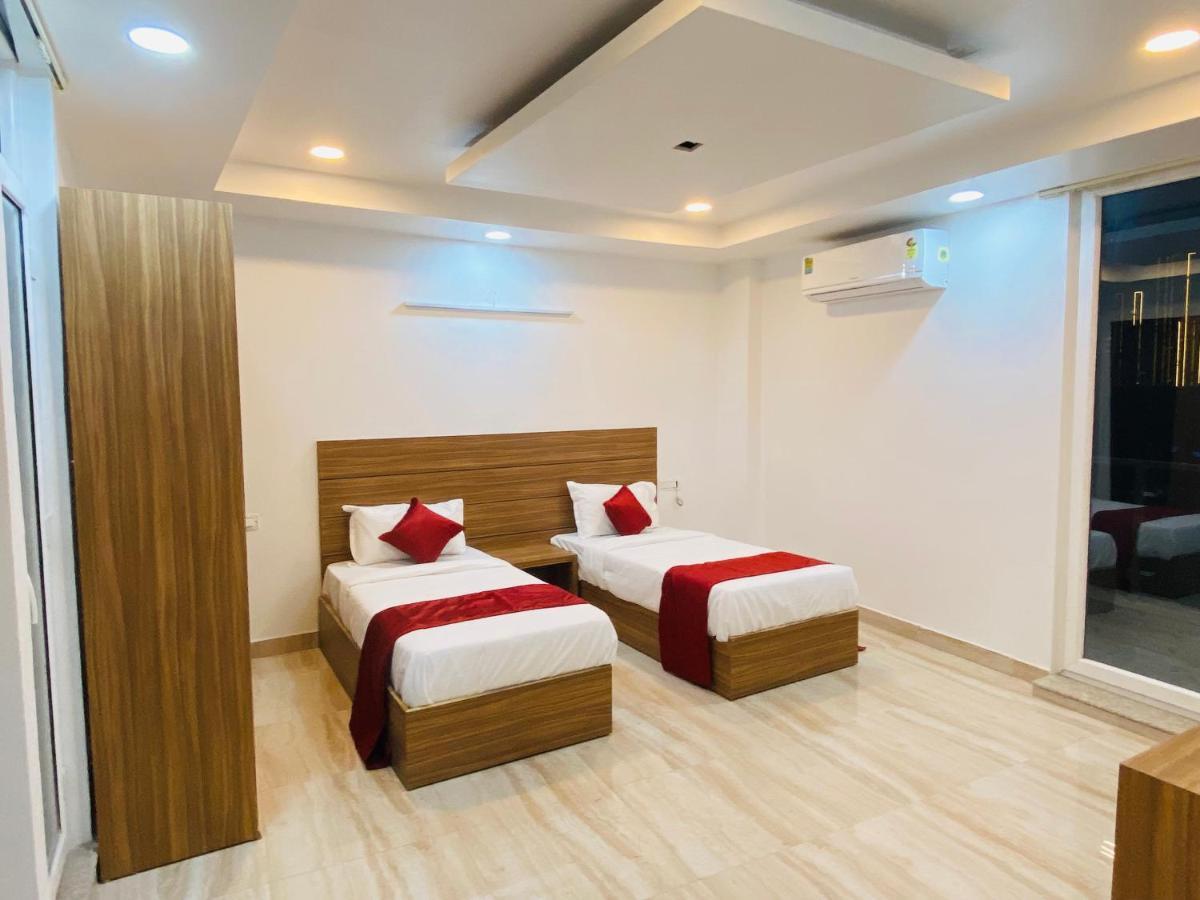 As Global Hotel Noida Eksteriør billede